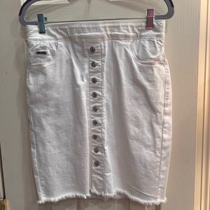 Coco & Carmen White Denim Skirt Sz. Medium NWT